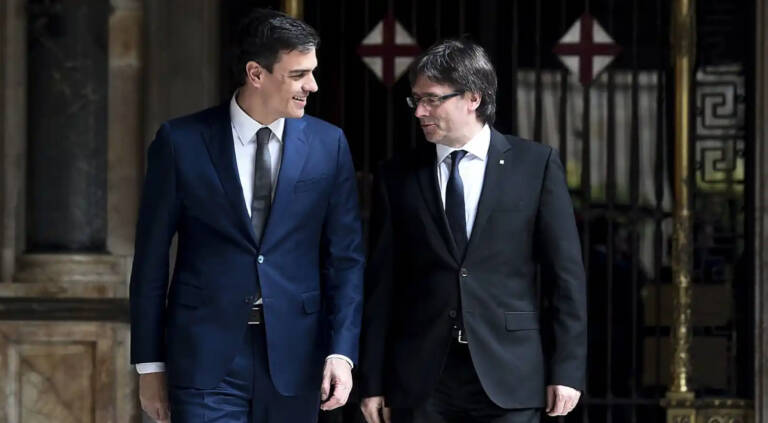  Pedro Sánchez y Carles Puigdemont, años atrás. Foto: EFE  - 
