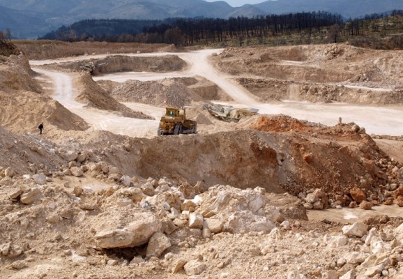 La cantera de Lafarge en Viver suma 30 años y amplía la superficie de explotación