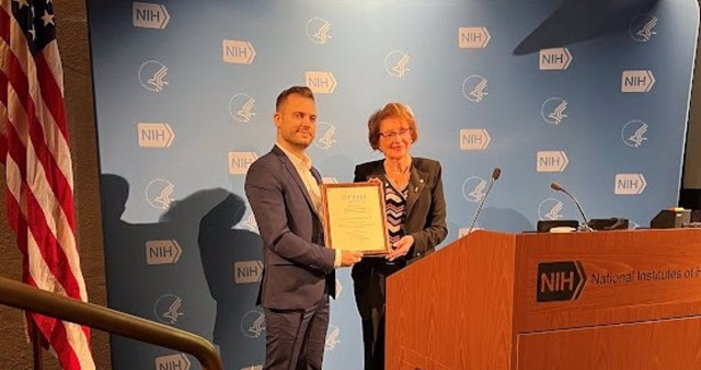 Un caravaqueño, primer científico joven español en ganar el 'Norman P. Salzman Memorial Award'
