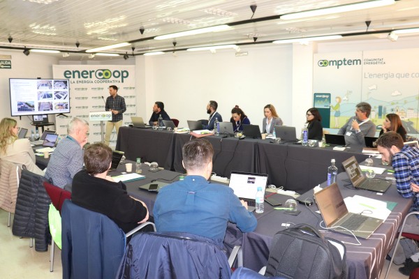 
Enercoop acoge en Crevillent a expertos de la UE para estudiar aplicaciones energéticas 'blockchain'