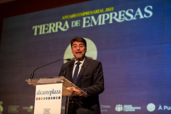 Barcala destaca la capacidad de adaptación de las empresas alicantinas: 