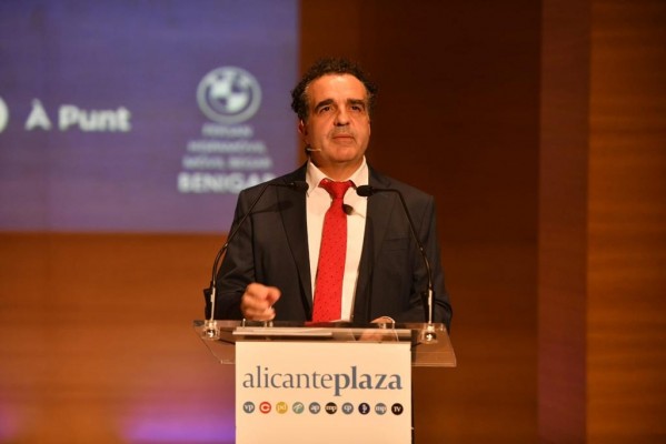 Miquel González: 