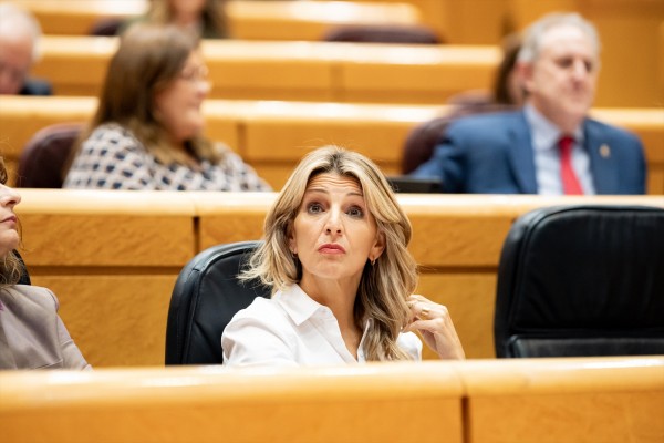 Díaz asegura que el Gobierno cumplirá con la UE y ampliará el campo de protección de los parados
