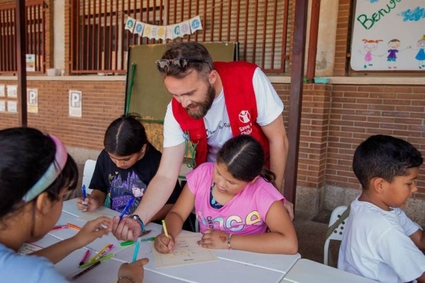 Save the Children señala que el alumnado con menos recursos tiene más opciones de repetir curso