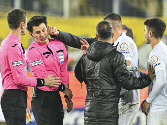 Prisión preventiva para el presidente de club que atacó a un árbitro en Turquía