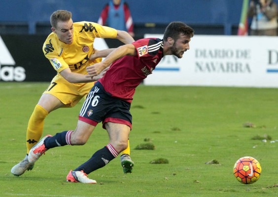 Osasuna hace oficial el fichaje del lateral Carlos Clerc