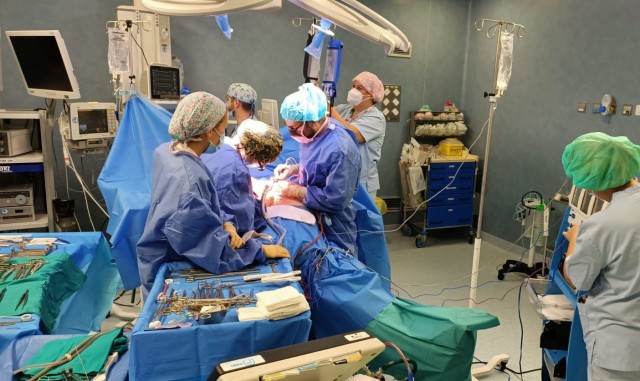 El Hospital de Torrevieja incorpora una técnica mínimamente invasiva para extirpar la vesícula