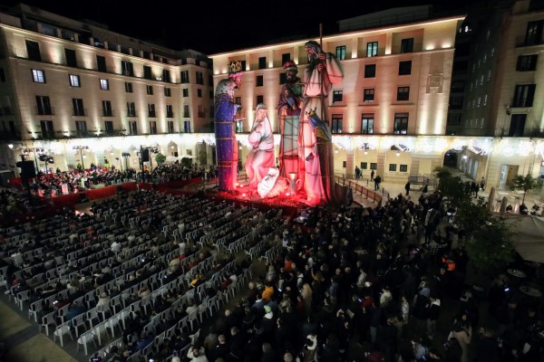 Alicante activa peatonalizaciones en la Rambla y el Ayuntamiento por las fiestas navideñas