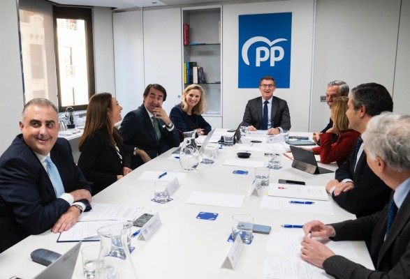 Feijóo y los consejeros de Vivienda concluyen que la Ley de Vivienda ha creado 
