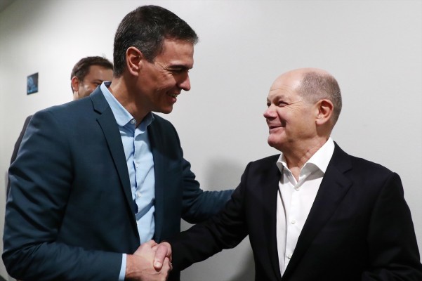 Sánchez y Scholz hablan de los presupuestos de la UE en la recta final de la presidencia española