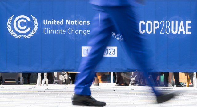 El futuro de los combustibles fósiles divide a la Cumbre del Clima de Dubái 