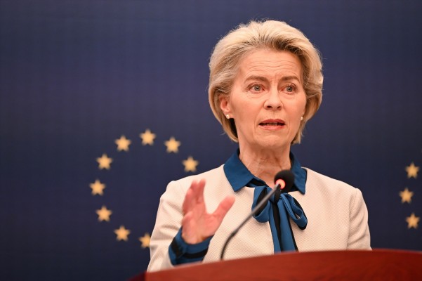 La Unión Europea pacta la primera ley de inteligencia artificial en el mundo