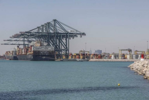 La plantilla de la terminal pública de contenedores del Puerto se movilizará contra la ampliación