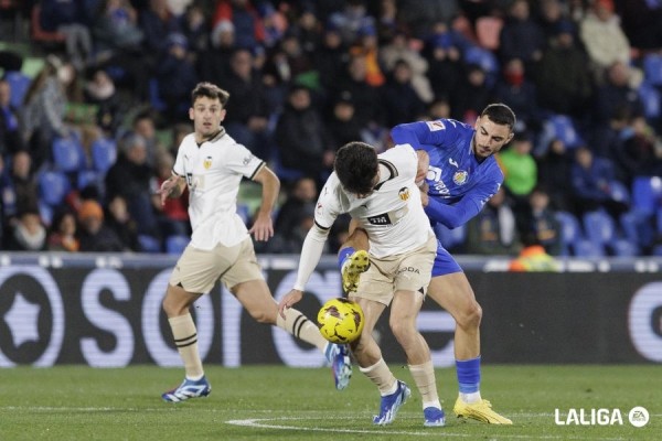 El Getafe y el Valencia empatan sin goles al descanso
