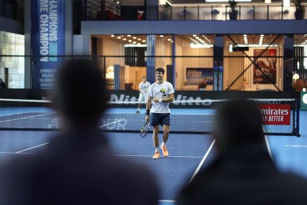 Carlos Alcaraz, ante Bautista en el Palacio el día 28, jugará por primera vez en Murcia como profesional