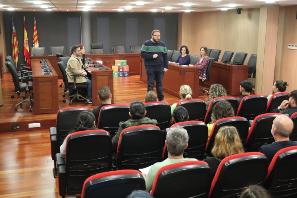 Onda forma y contrata a 20 personas desempleadas para labores de agricultura ecológica y albañilería