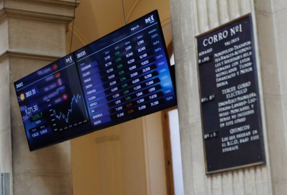 El Ibex 35 corrige un 1,09% este jueves, hasta los 10.146 puntos, por la caída de los bancos
