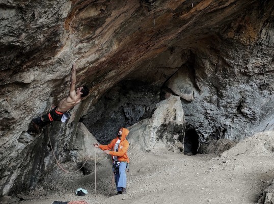 Montanejos sitúa sus vías de escalada en la élite con la visita del mejor escalador del mundo