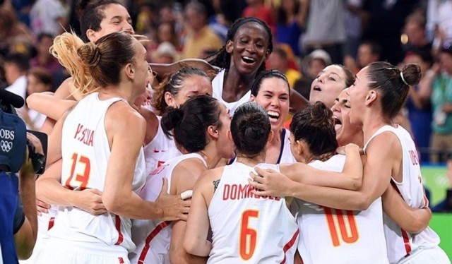España se lleva una plata histórica tras caer ante Estados Unidos