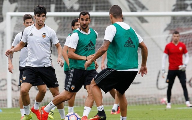 Santos y Orban se quedan fuera de la primera convocatoria de la temporada