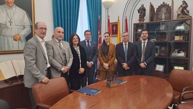 La UCAM crea la primera Cátedra de Gestión Administrativa en España

