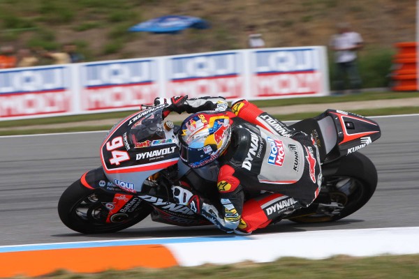 Folger domina de principio a fin y Rins es segundo