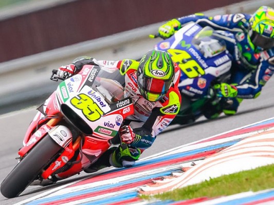 Cruchtlow vence en una carrera de pizarra y Rossi se pone segundo