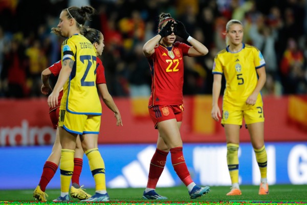 España logra la remontada con un festival de goles en una gran segunda mitad
