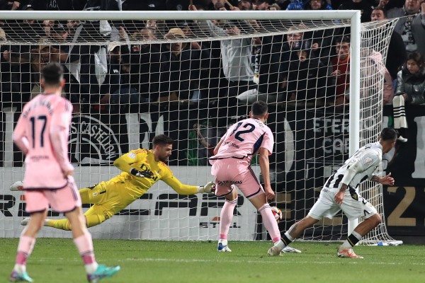 El Castellón celebra otra fiesta de fútbol total y espera a un Primera en la siguiente ronda