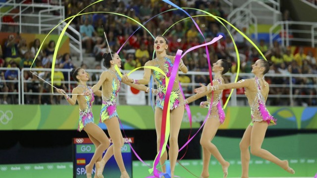 El conjunto español de gimnasia rítmica se lleva la medalla de plata