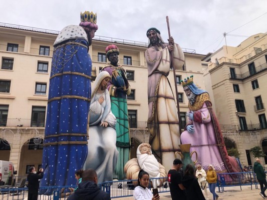 Alicante afronta la Constitución al 73% en hoteles y apartamentos... con prueba nacional de dominó 