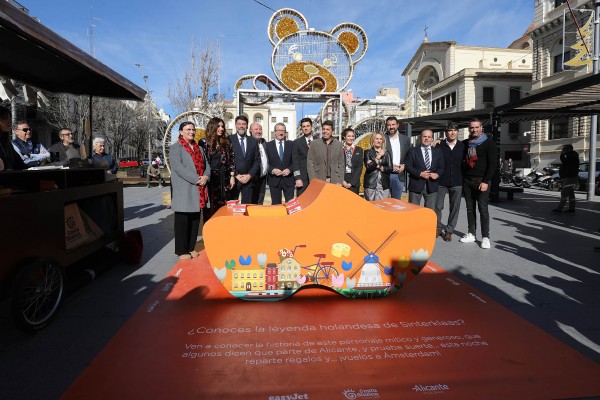 EasyJet amplía a diez las nuevas rutas de su futura base en Alicante con vuelos a Birmingham