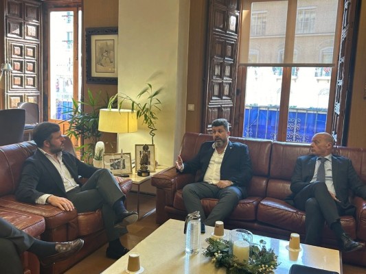 El Elche y el Ayuntamiento abordan temas de interés común