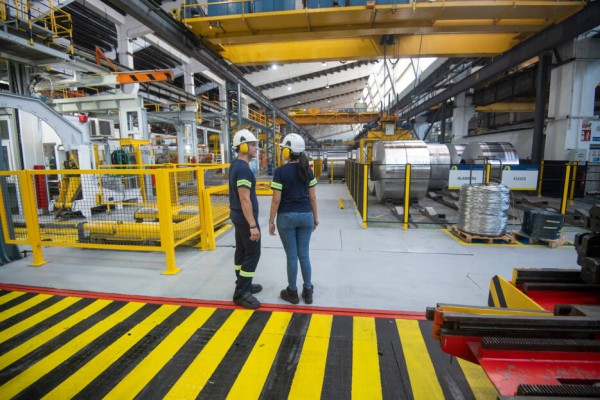El empleo turístico supera 2,75 millones de afiliados en España, con la mayor subida en la Comunitat (3,8%)