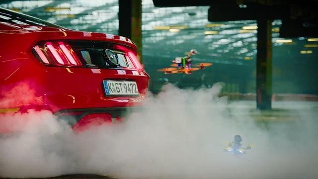 Así se Hizo “Dronekhana”, el Vídeo en el que los Mejores Pilotos de Drones del Mundo se Enfrentan a un Focus RS y un Mustang