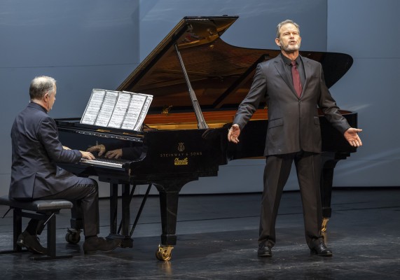 Gerald Finley atrapa en Les Arts con su brillante lied sin concesiones