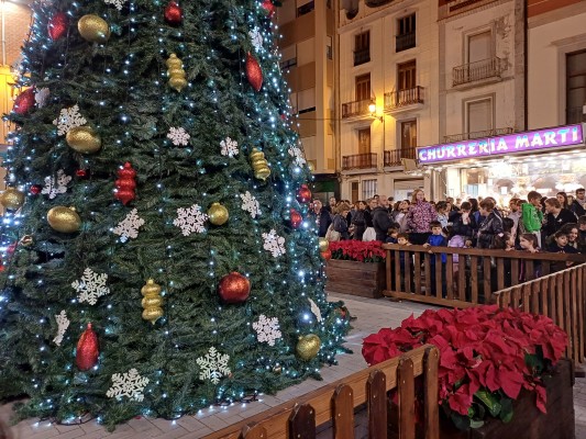 Nules convoca un concurs de decoració nadalenca per a promoure la compra en el comerç local