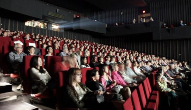 Facua denuncia a unos cines de Alicante por impedir acceder con alimentos y bebidas del exterior