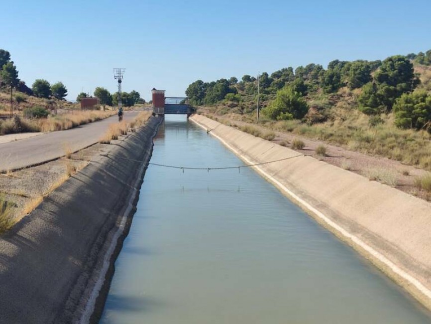 Canal del trasvase Tajo-Segura, en una imagen de archivo. Foto: CHS - 
