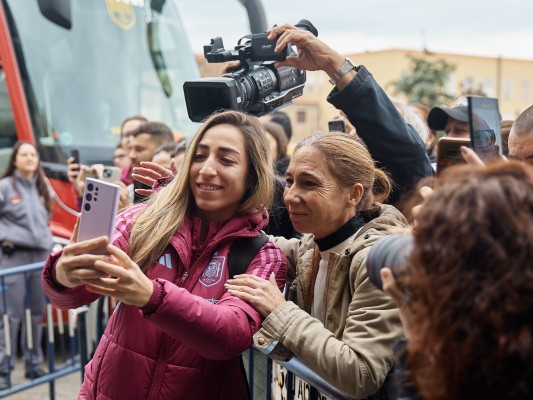 España cierra la fase de grupos con los deberes hechos
