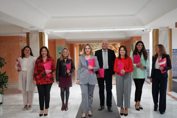 La Región creará 350 nuevas plazas en 2024 para centros de mayores y residencias