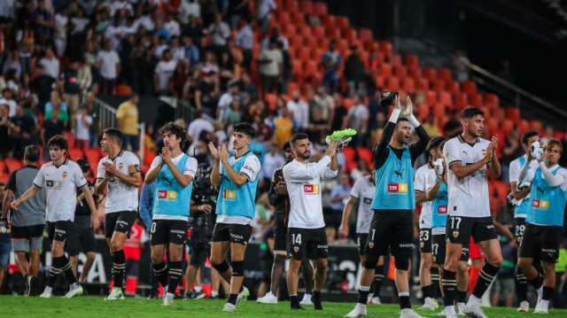 El Valencia busca cerrar 2023 sin desengancharse en la Liga y vivo en la Copa
