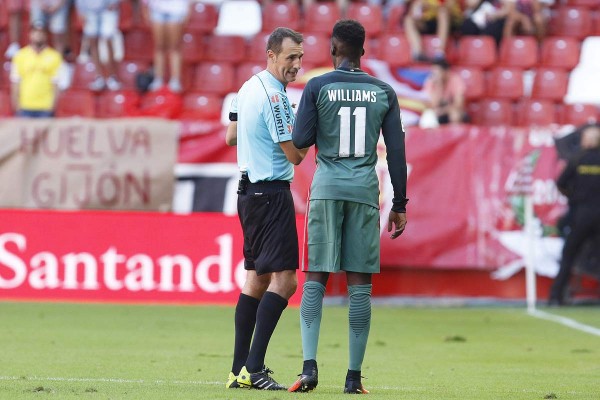 El Sporting de Gijón condena el incidente racista con Iñaki Williams