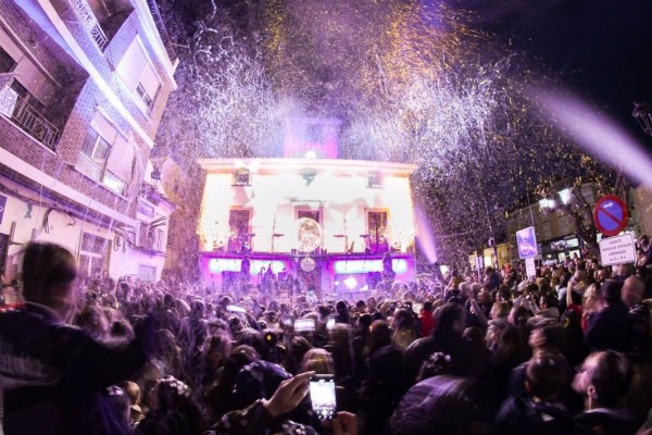 El encendido de las luces marca el inicio de la Navidad en Archena 