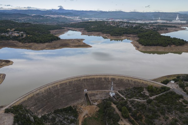 La falta de lluvias en Castellón lleva a sus embalses 