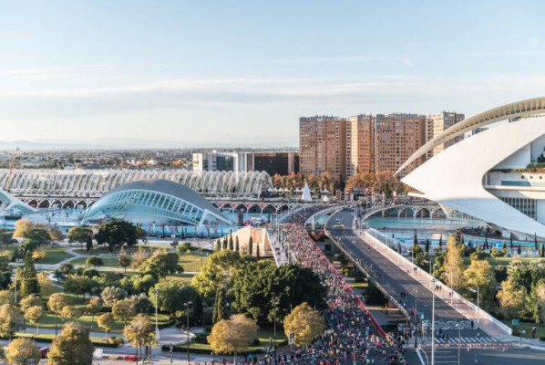 Degefa gana el Maratón Valencia con la octava mejor marca de la historia