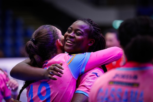 Un duro rival cierra la primera fase del Mundial para las 'Guerreras'

