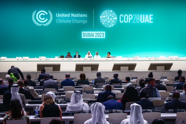 Casi 120 países se comprometen en la COP28 a triplicar la capacidad de renovables para 2030