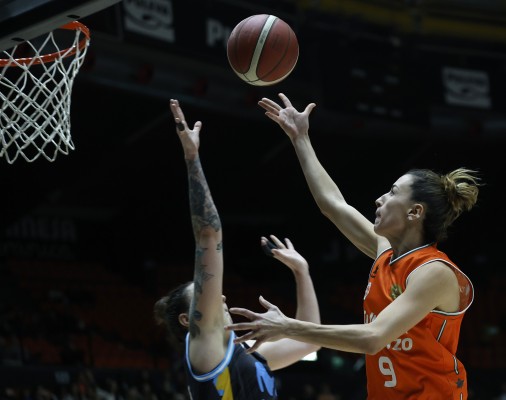 Una defensa férrea guía a Valencia Basket ante Estudiantes