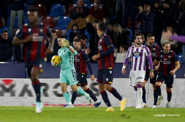 El Levante renace ante el Valladolid y Calleja esquiva la bala